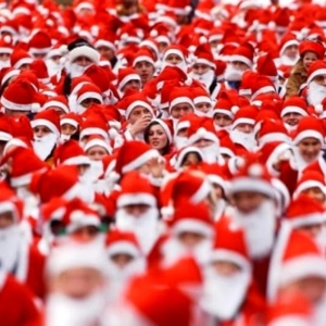 La Corsa dei Babbi Natale a Zogno